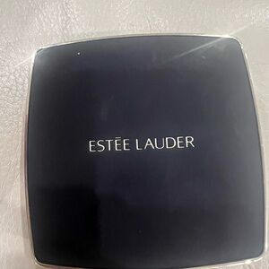 Estee Lauder Double Wear Foundation in Sand